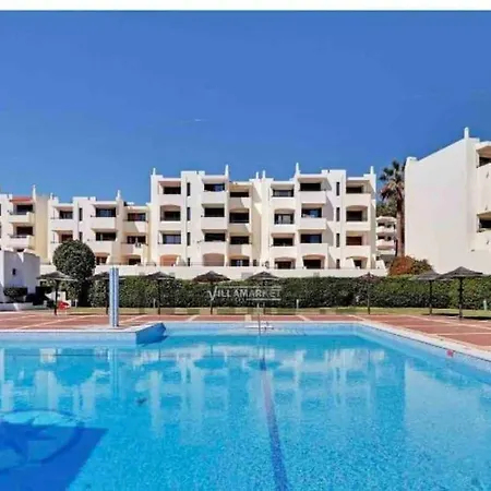 Air Conditioned 1 Bedroom Apt With Wi-fi & Patio. * Albufeira
