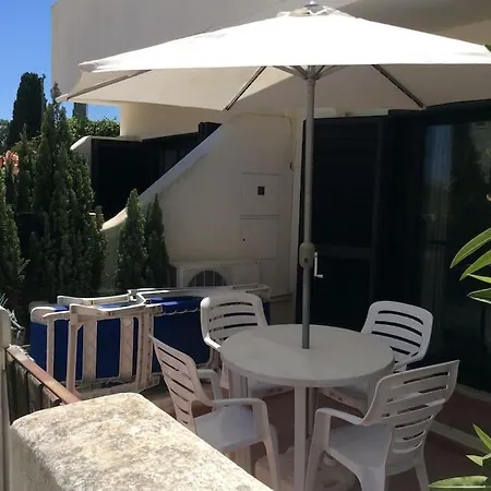 Apartmán Air Conditioned 1 Bedroom Apt With Wi-fi & Patio.