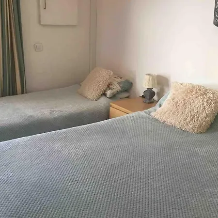 Appartement Air Conditioned 1 Bedroom Apt With Wi-fi & Patio.