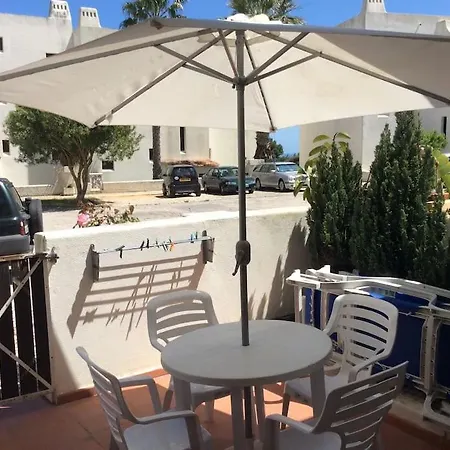 Air Conditioned 1 Bedroom Apt With Wi-fi & Patio. Apartmán