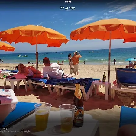 Air Conditioned 1 Bedroom Apt With Wi-fi & Patio. Διαμέρισμα Αλμπουφέιρα