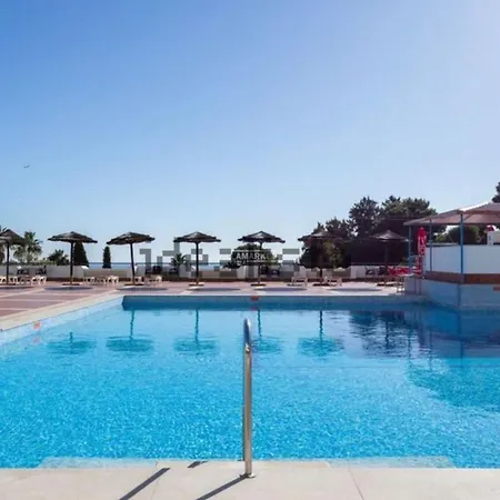 Διαμέρισμα Air Conditioned 1 Bedroom Apt With Wi-fi & Patio. Αλμπουφέιρα