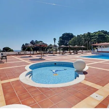 Air Conditioned 1 Bedroom Apt With Wi-fi & Patio. Διαμέρισμα *