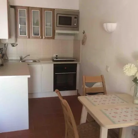 Air Conditioned 1 Bedroom Apt With Wi-fi & Patio. * 阿尔布费拉